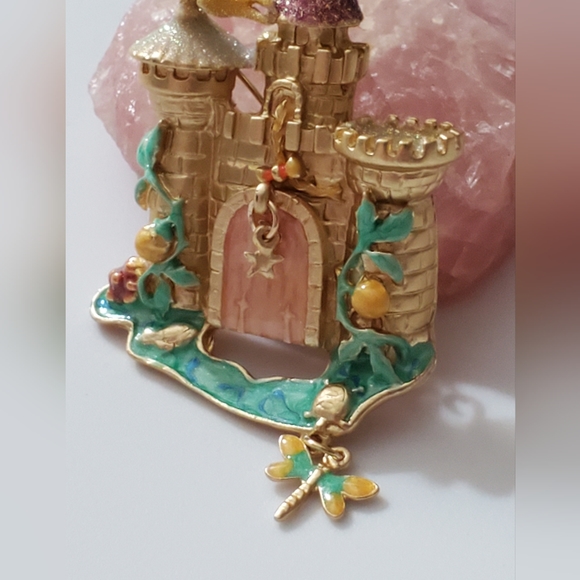 Rapunzel castle brooch princess enamel exquisite details New big fairytale gold - Picture 3 of 16